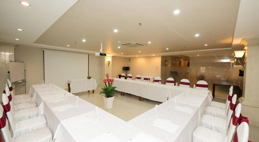 הו צ'י מין סיטי White Lion Hotel מראה חיצוני תמונה